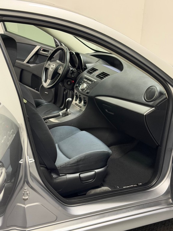 2010 Mazda Mazda3 Image 11