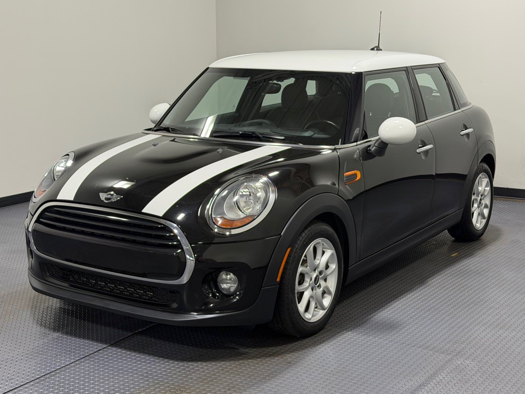 2016 MINI Cooper Image 1