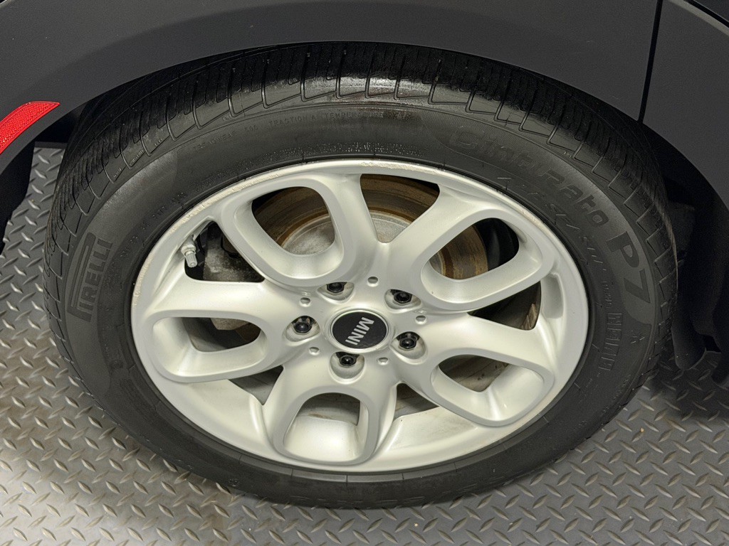 2016 MINI Cooper Image 18