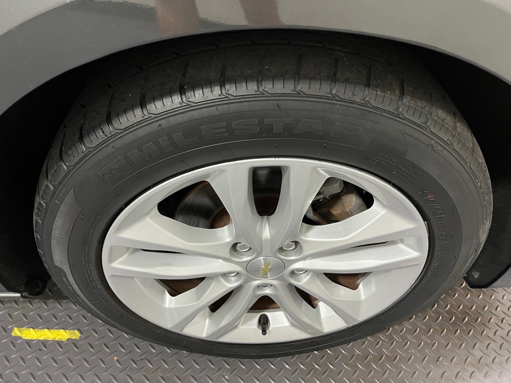 2017 Chevrolet Malibu Image 10