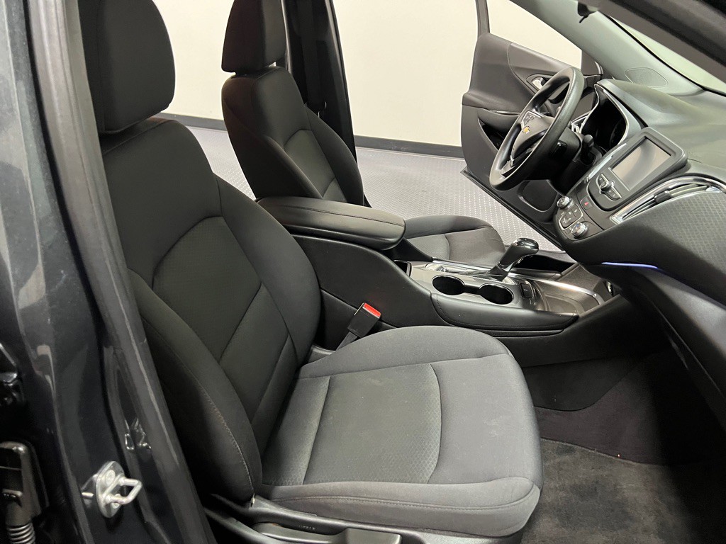2017 Chevrolet Malibu Image 11