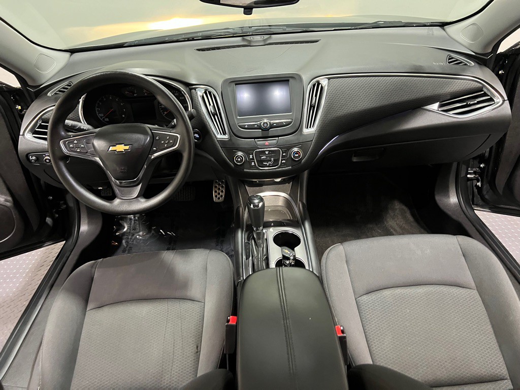 2017 Chevrolet Malibu Image 13