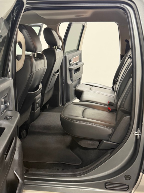 2010 Dodge Ram 3500 Image 9
