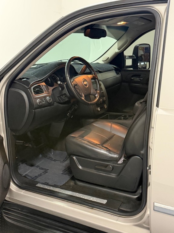 2007 Chevrolet Suburban Image 8