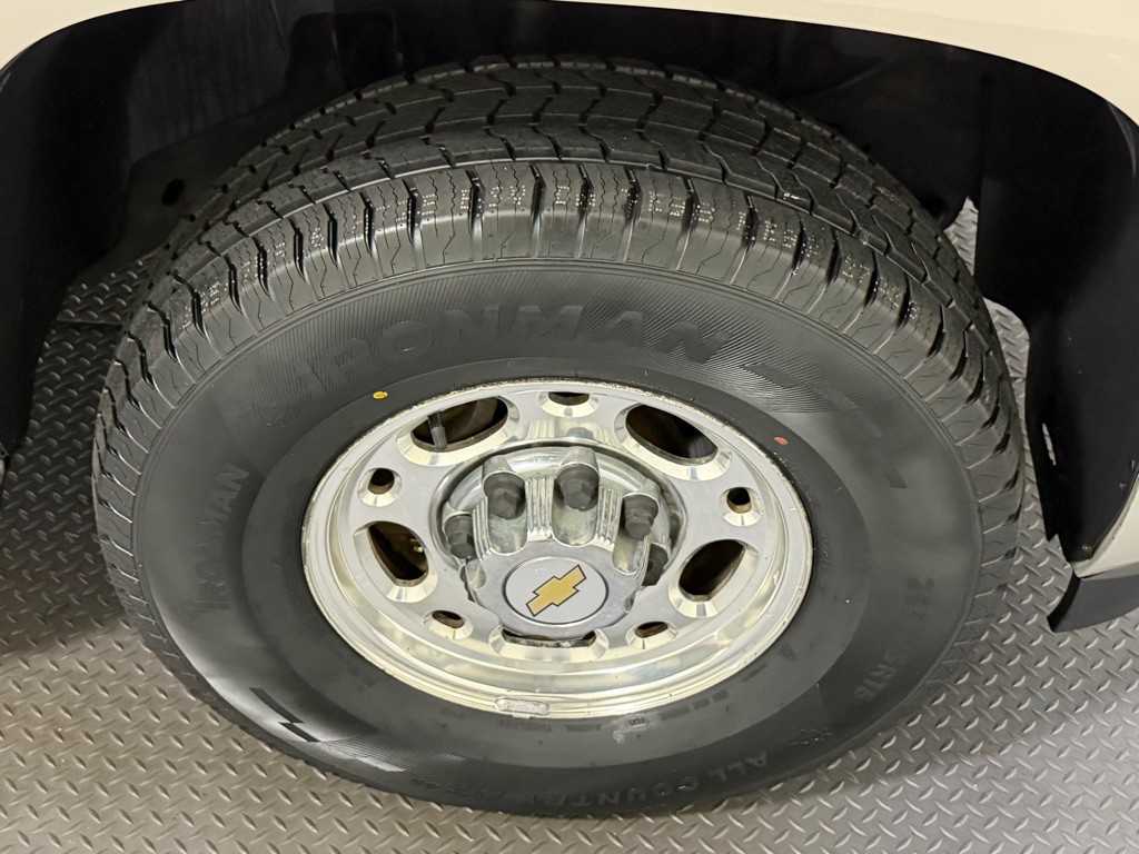 2007 Chevrolet Suburban Image 18