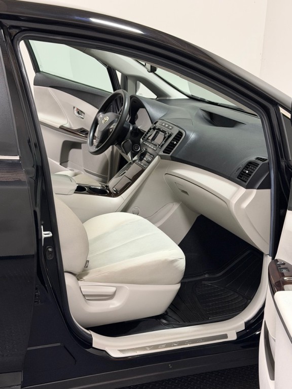 2012 Toyota Venza Image 10