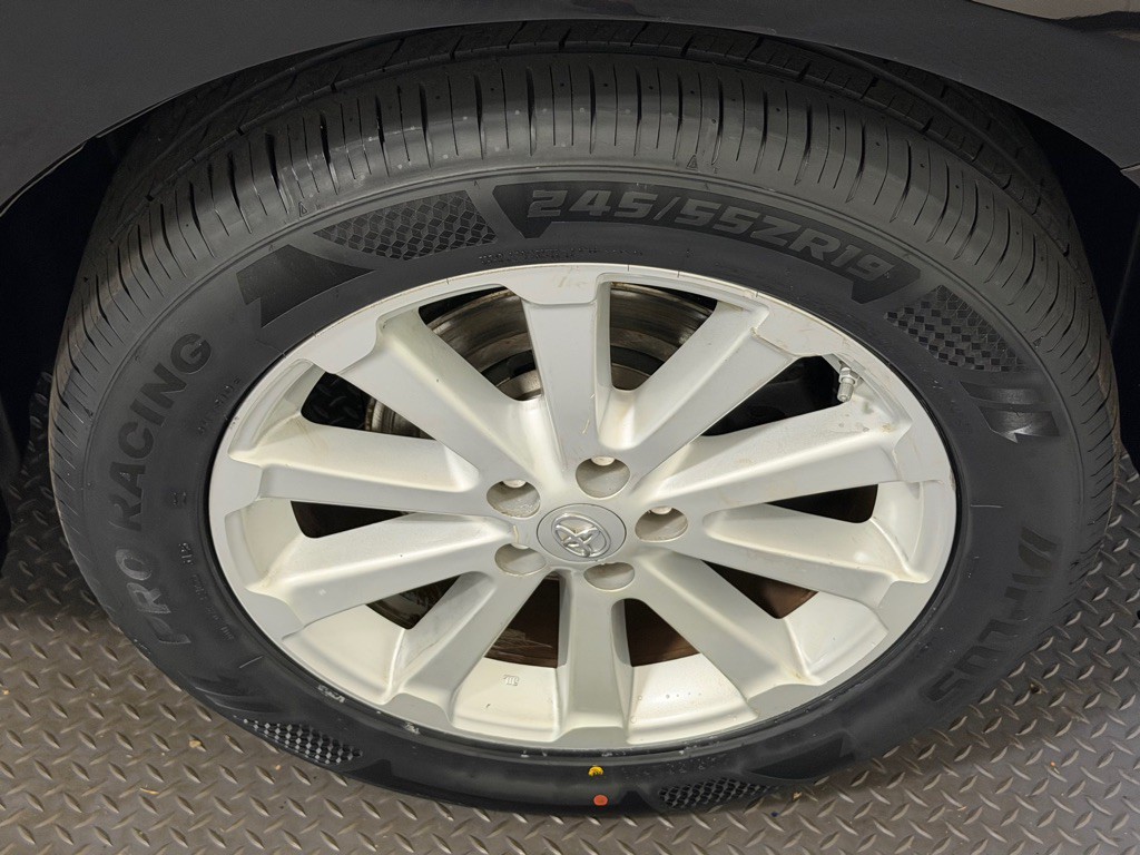 2012 Toyota Venza Image 16