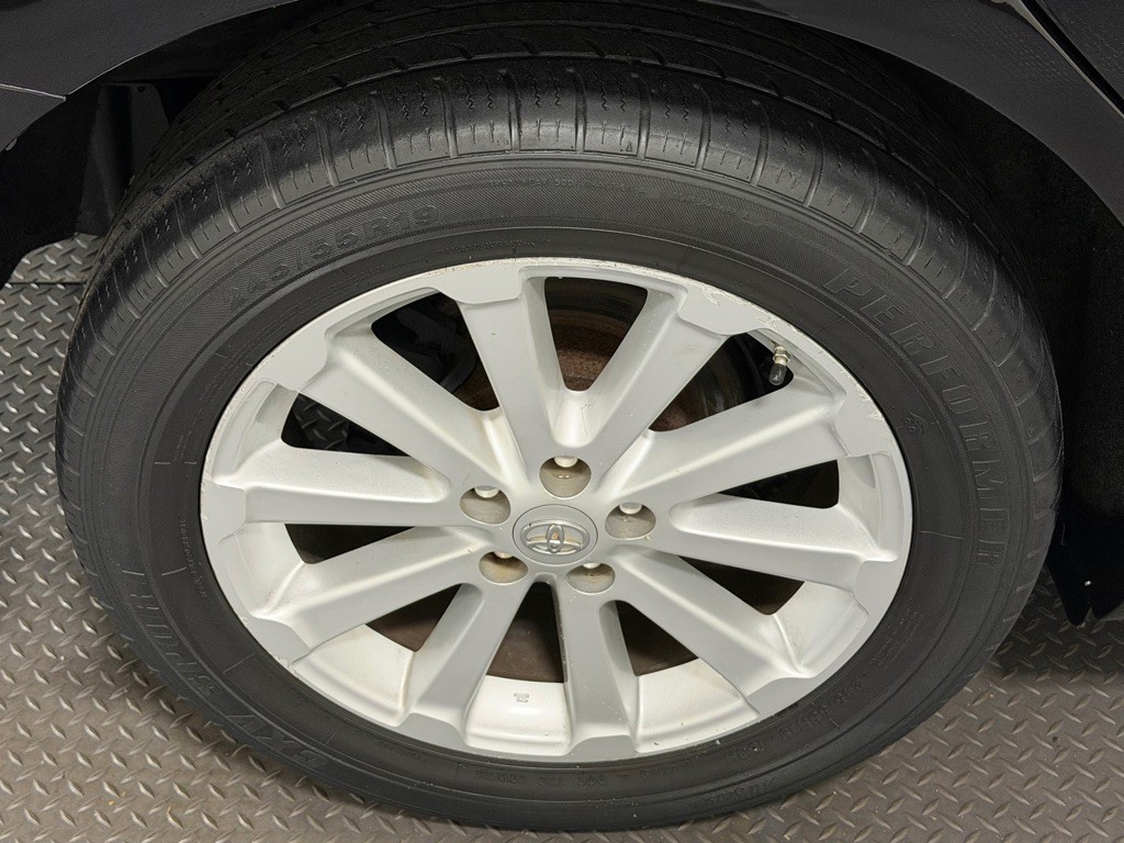 2012 Toyota Venza Image 17