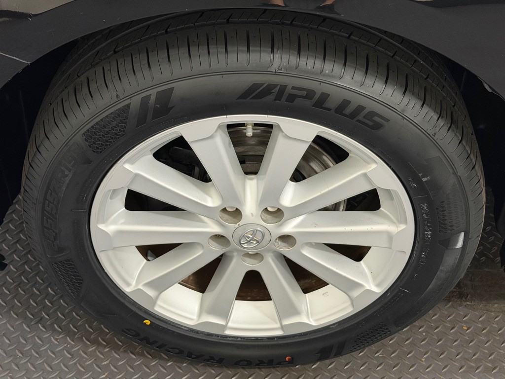 2012 Toyota Venza Image 19
