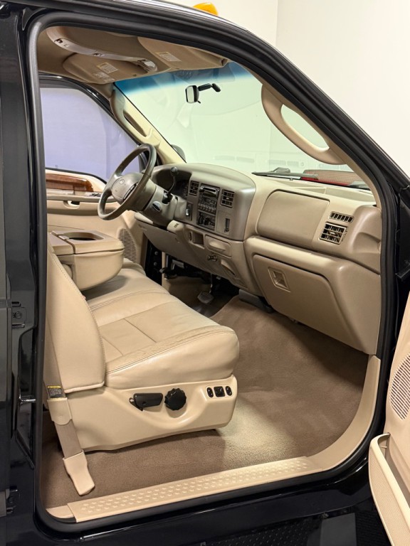 2004 Ford F-350 Image 11