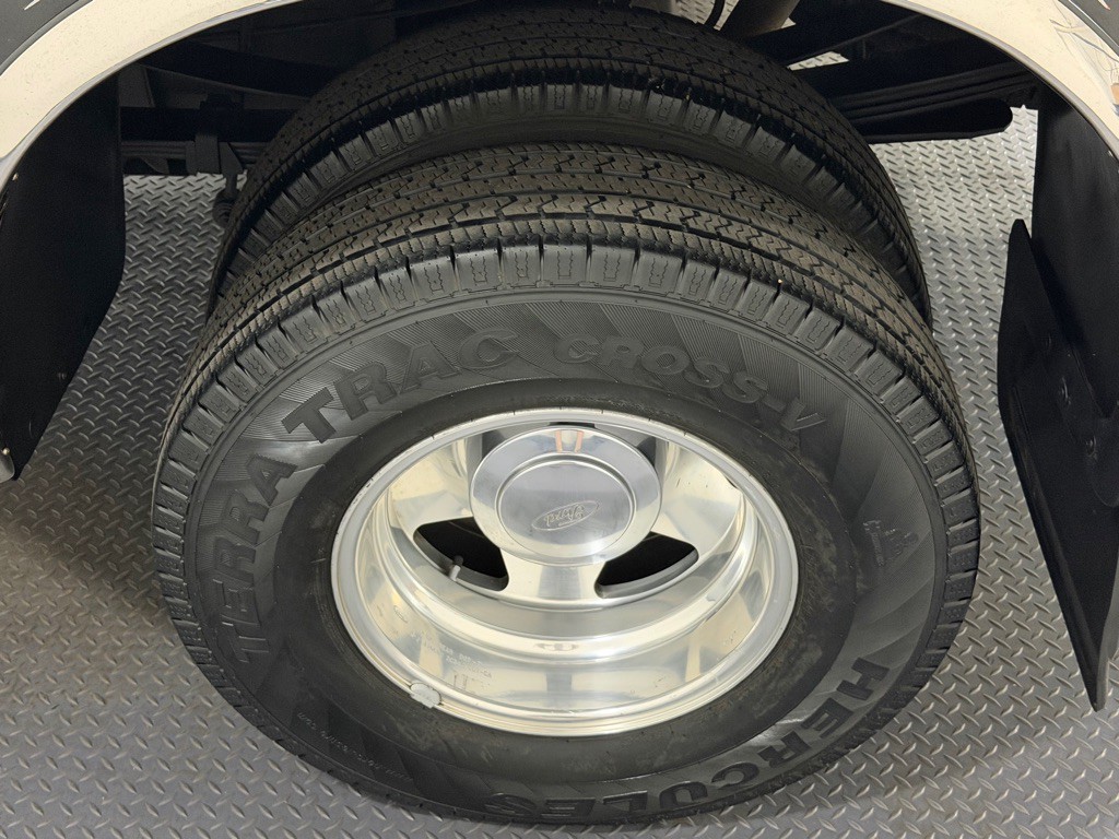 2004 Ford F-350 Image 18