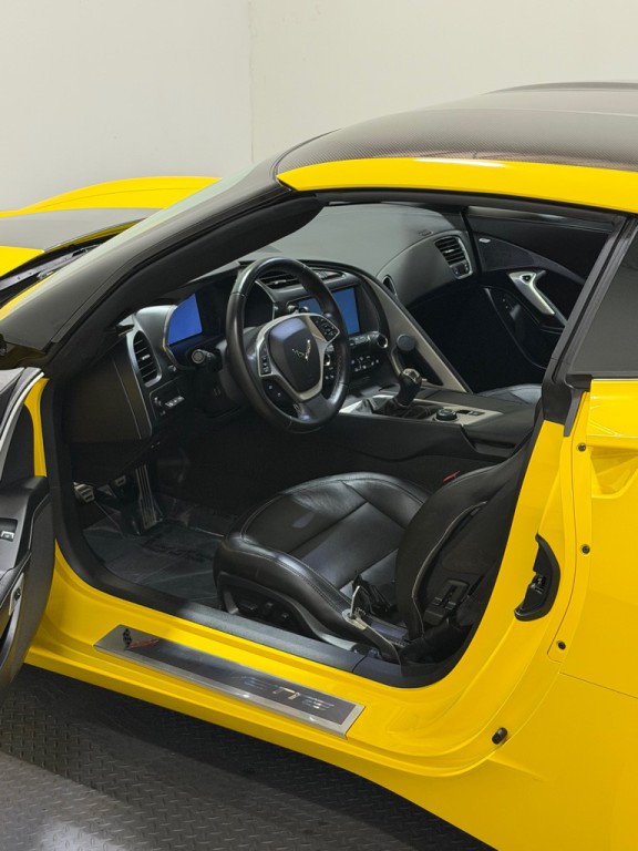 2015 Chevrolet Corvette Image 8