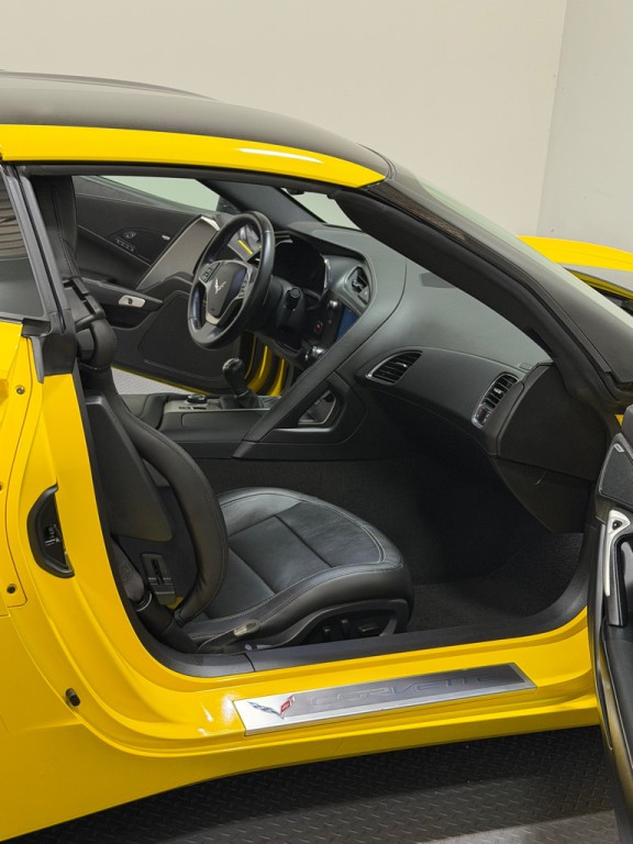 2015 Chevrolet Corvette Image 9