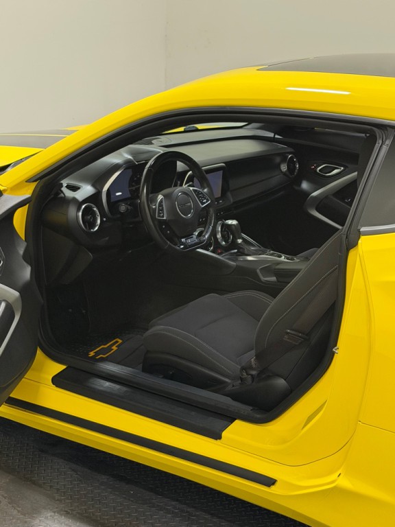 2017 Chevrolet Camaro Image 5
