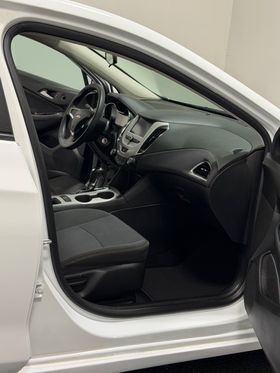 2017 Chevrolet Cruze Image 11