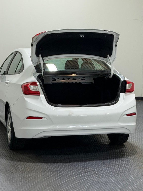 2017 Chevrolet Cruze Image 12