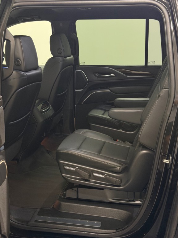 2023 Cadillac Escalade Image 9