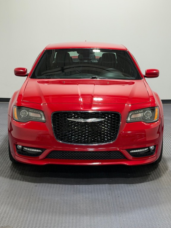 2017 Chrysler 300 Image 3