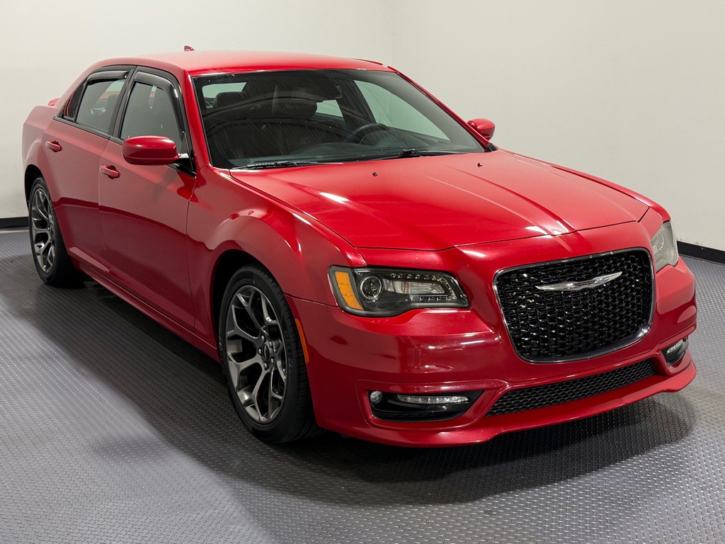 2017 Chrysler 300 Image 4
