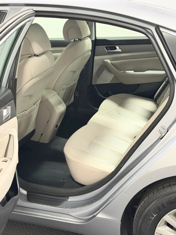 2015 Hyundai Sonata Image 9