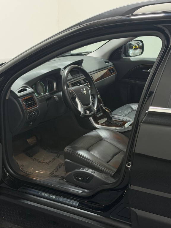 2014 Volvo XC70 Image 8