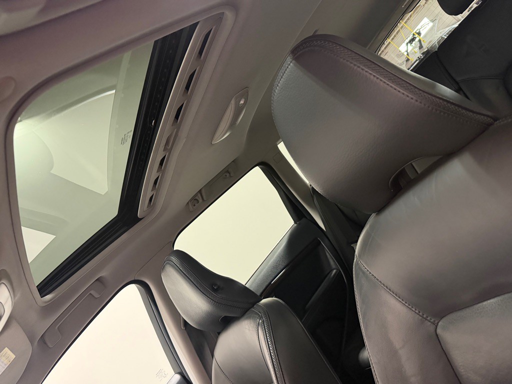2014 Volvo XC70 Image 16