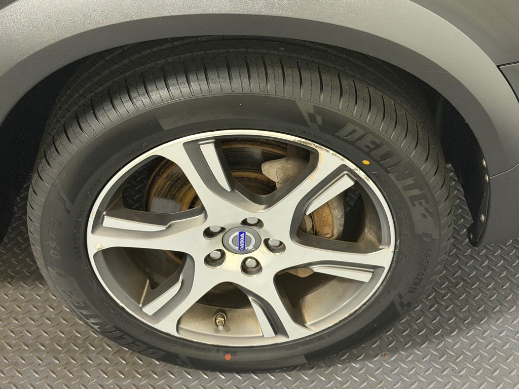 2014 Volvo XC70 Image 18