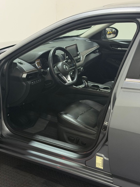 2019 Nissan Altima Image 8
