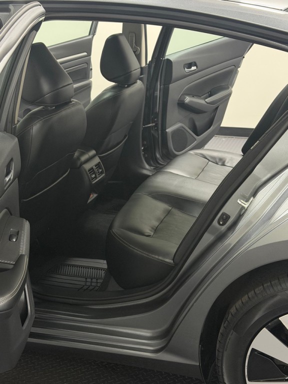 2019 Nissan Altima Image 9
