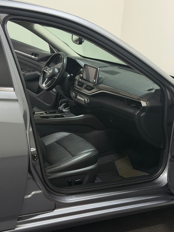 2019 Nissan Altima Image 11