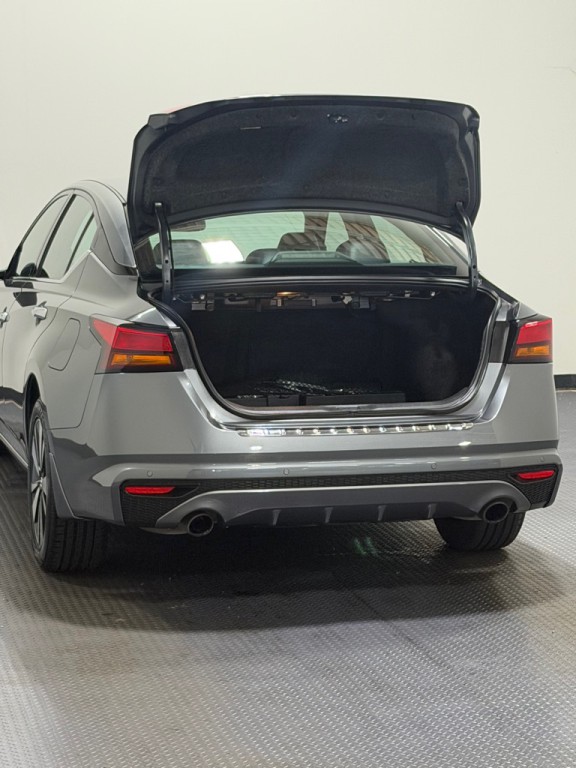 2019 Nissan Altima Image 12