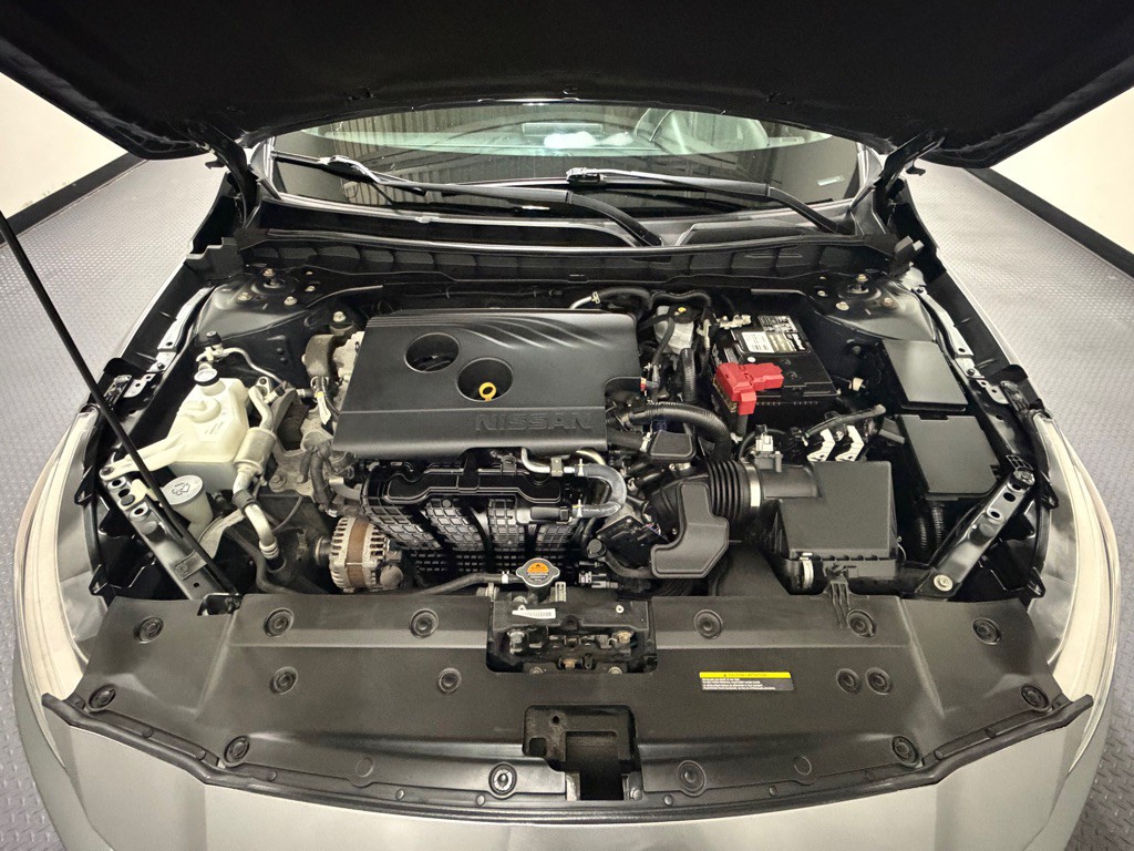 2019 Nissan Altima Image 17