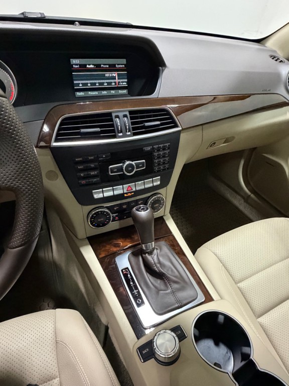 2015 Mercedes-Benz C-Class Image 12