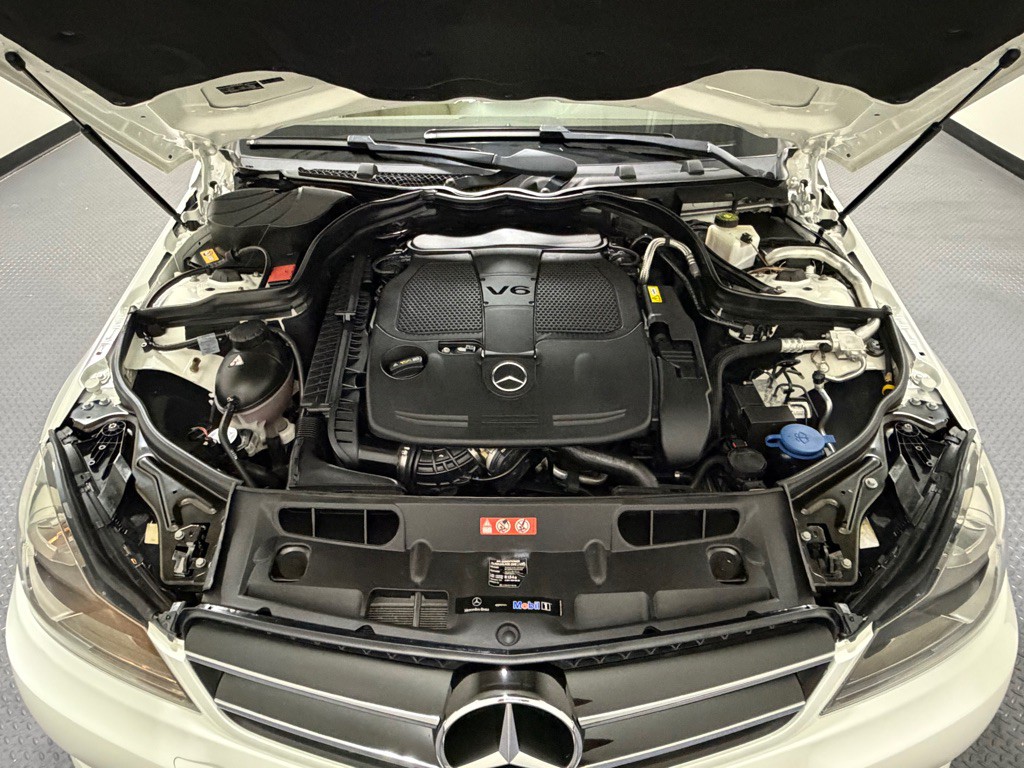 2015 Mercedes-Benz C-Class Image 16