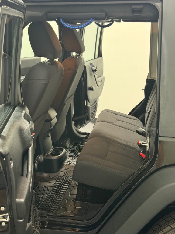 2013 Jeep Wrangler Unlimited Image 9