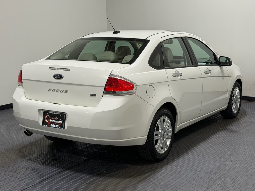 2010 Ford Focus Image 5