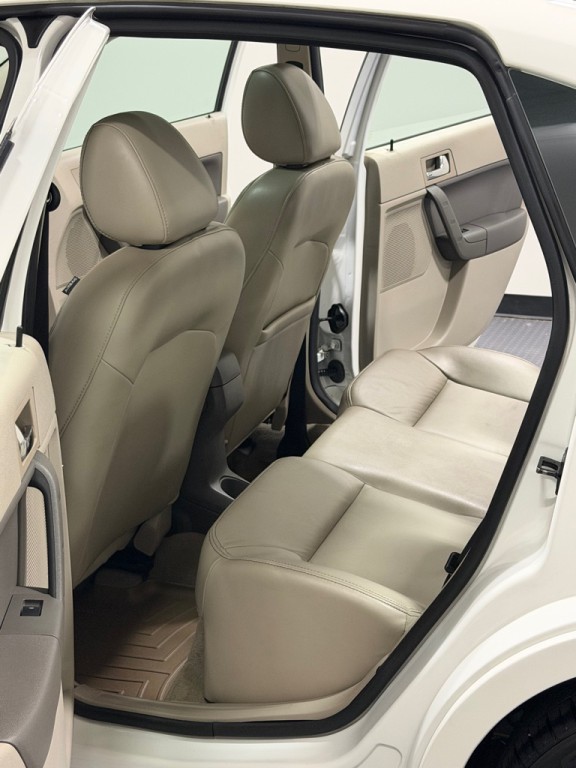 2010 Ford Focus Image 8