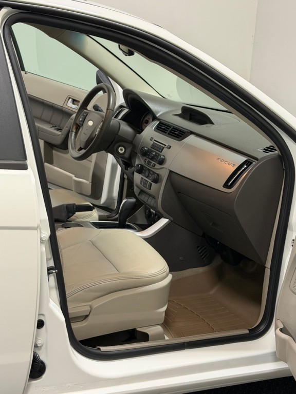 2010 Ford Focus Image 10