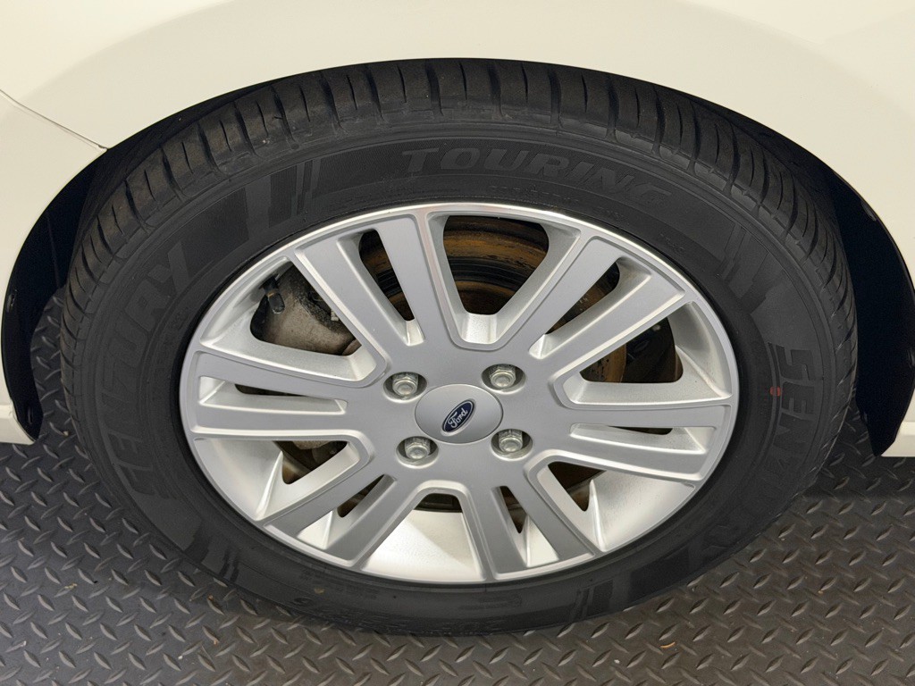 2010 Ford Focus Image 19