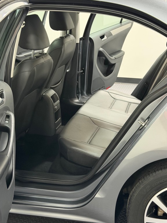 2018 Volkswagen Jetta Image 9