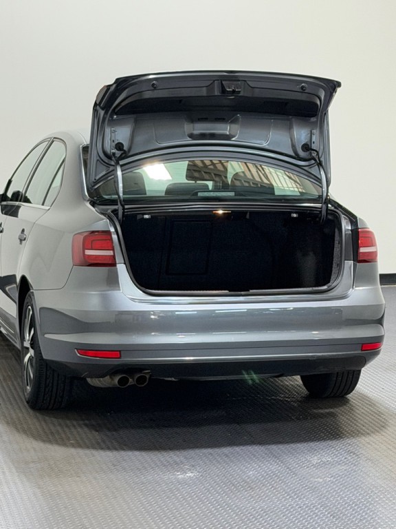 2018 Volkswagen Jetta Image 12