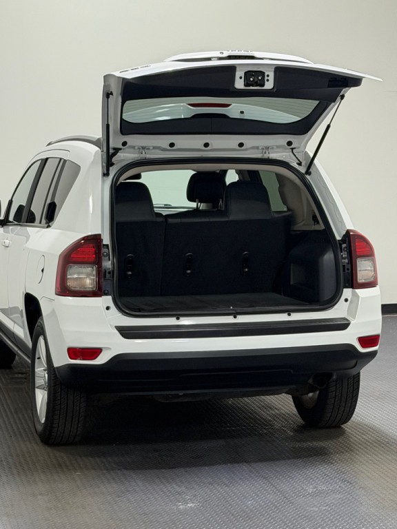 2016 Jeep Compass Image 9