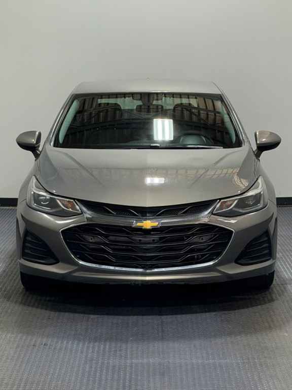 2019 Chevrolet Cruze Image 3