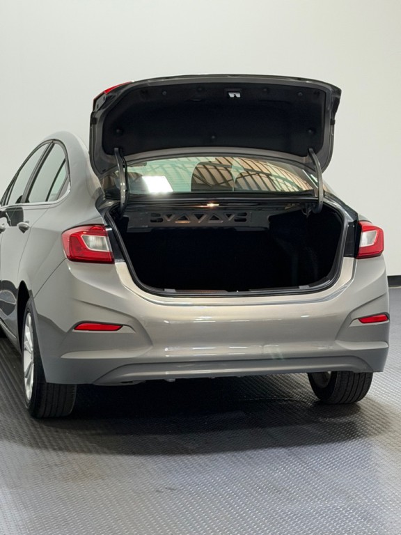 2019 Chevrolet Cruze Image 12