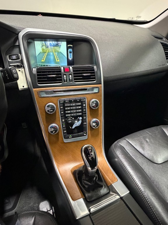 2016 Volvo XC60 Image 13