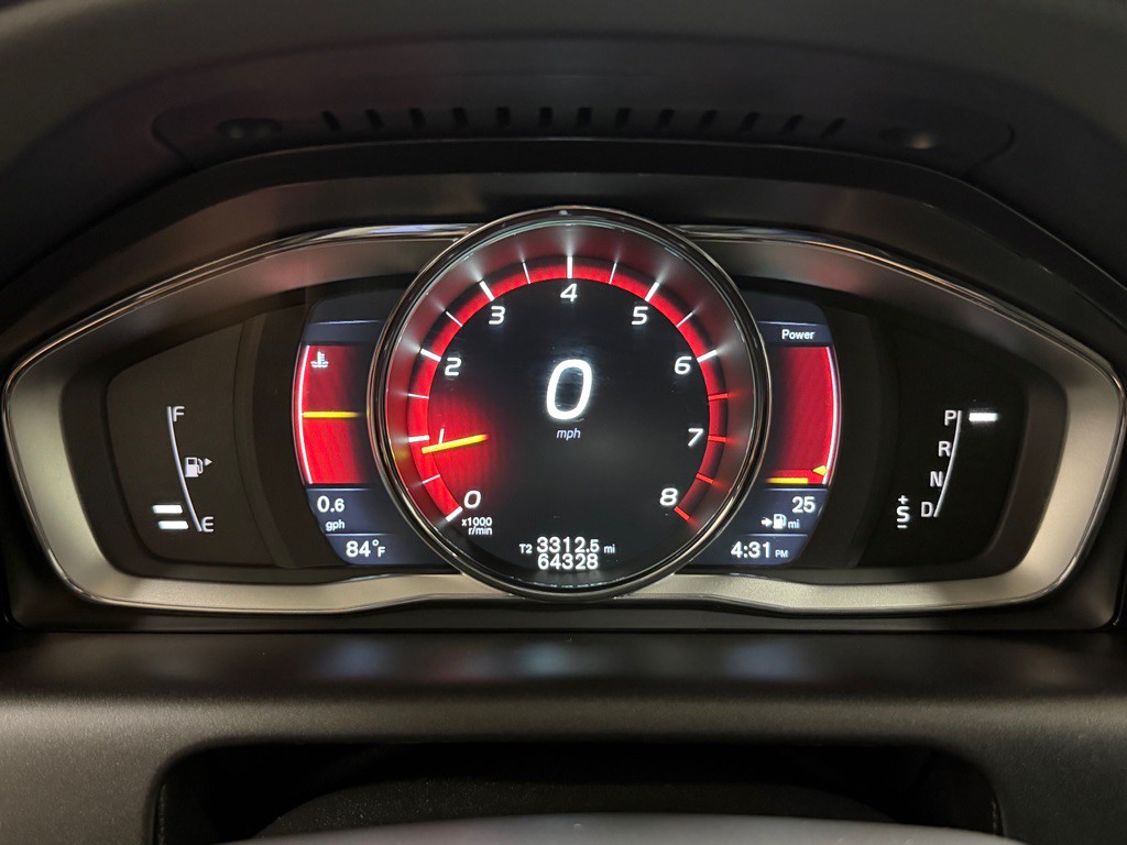 2016 Volvo XC60 Image 14