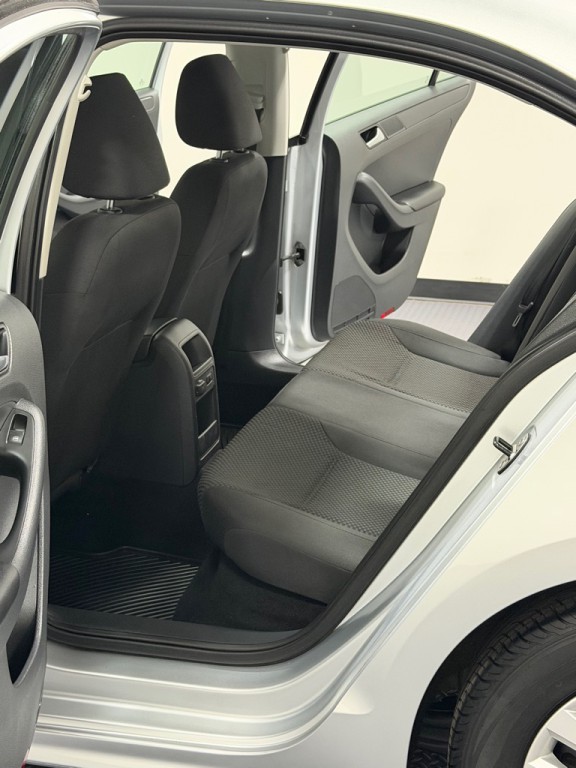 2014 Volkswagen Jetta Image 9