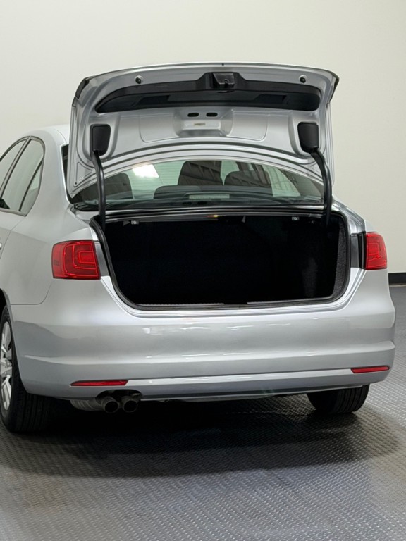 2014 Volkswagen Jetta Image 12