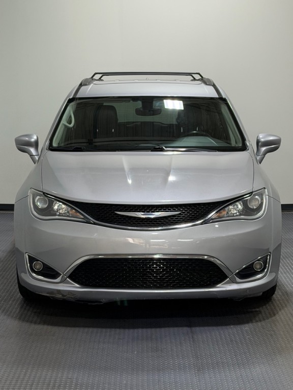 2017 Chrysler Pacifica Image 3