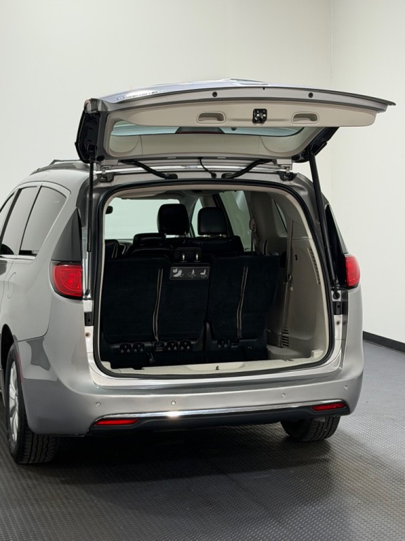 2017 Chrysler Pacifica Image 13